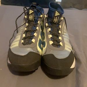 Hardly worn,good as new quality shoes